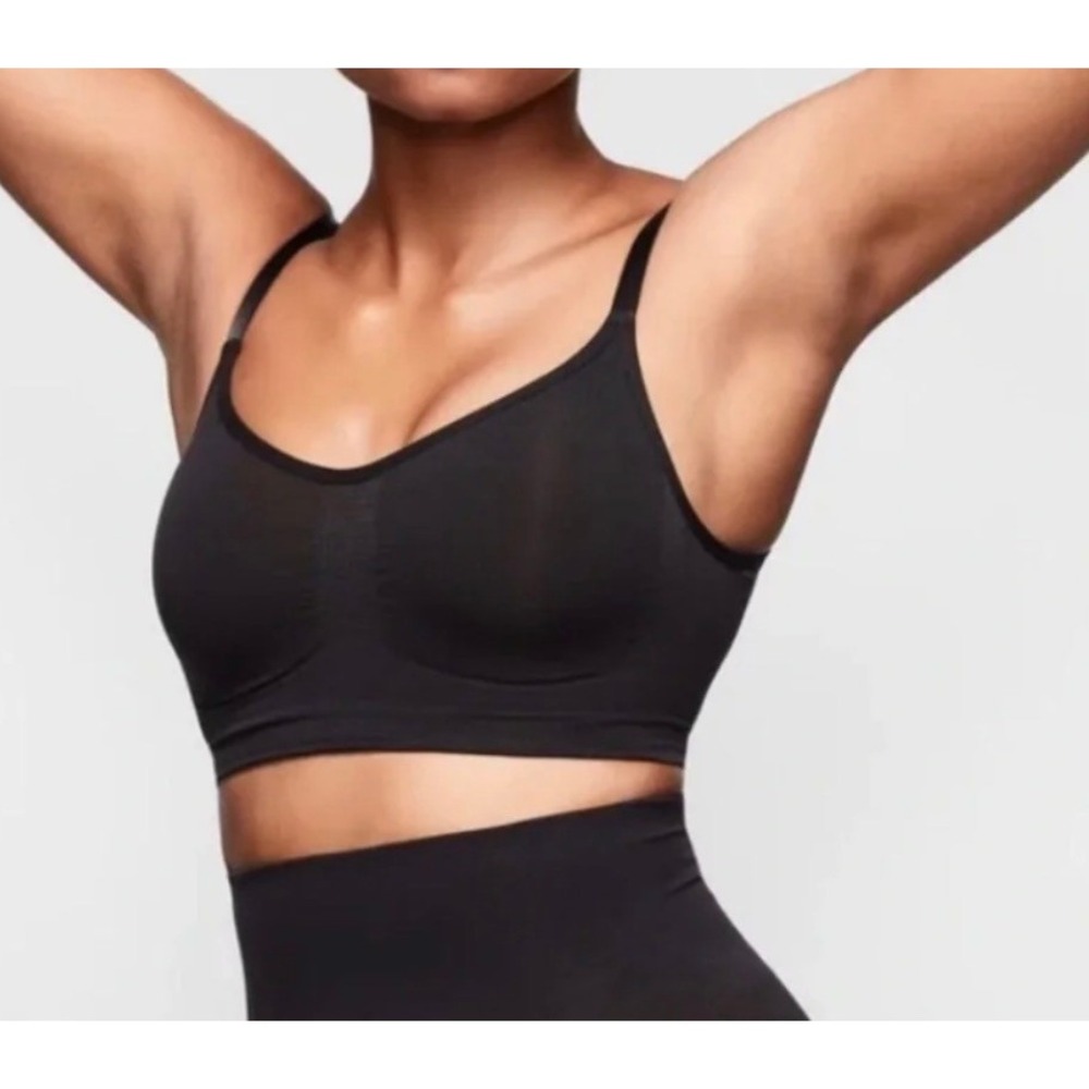 SKIMS Sculpting Bra Onyx Black Size XL Seamless Bralette Adjustable Straps